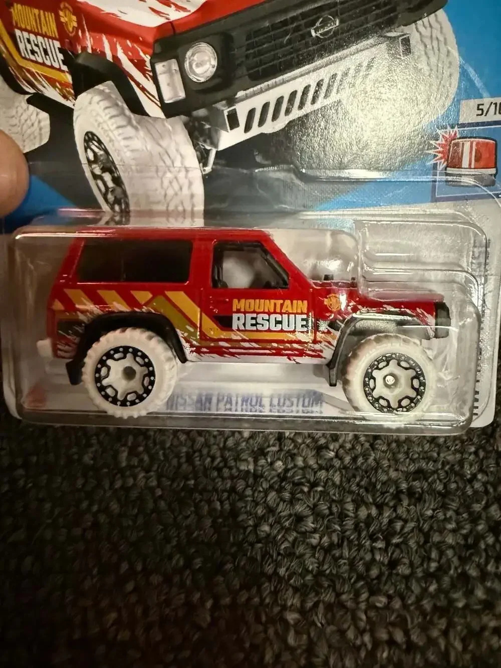 Hot Wheels Nissan Patrol Custom HW First Response 5/10 Red Mountain Rescue 34/25